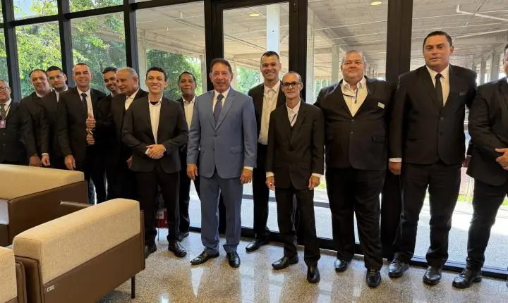 Gerson Claro reforça valorização dos servidores com entrega de uniformes na ALEMS