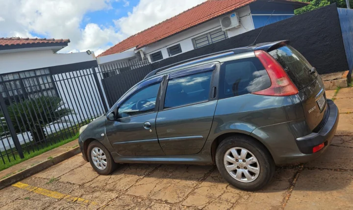 Mulher de Campo Grande pede a conhecido que troque bateria e ele acaba vendendo o carro sem que ela saiba