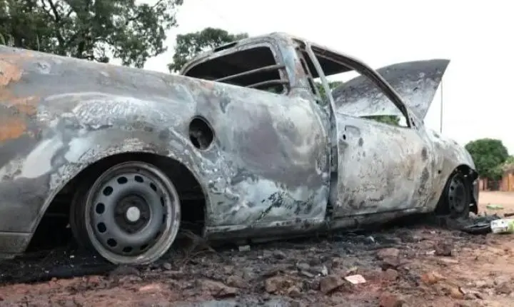 Picape furtada é incendiada a cerca de 500 metros do local do furto no Jardim Noroeste