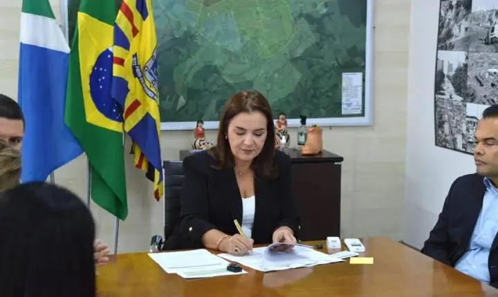 Prefeitura e Maternidade Cândido Mariano firmam convênio para atendimento de mães atípicas