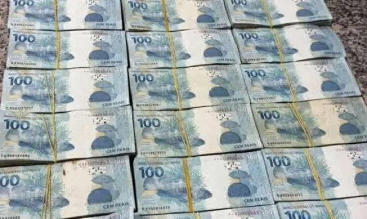 PRF flagra motorista sem CNH com R$ 580 mil na BR-163