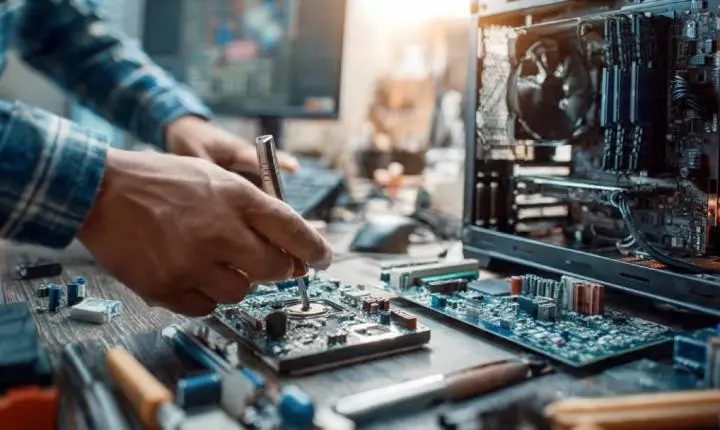 Sejuv oferece curso gratuito de manutenção de computadores com início já nesta segunda-feira