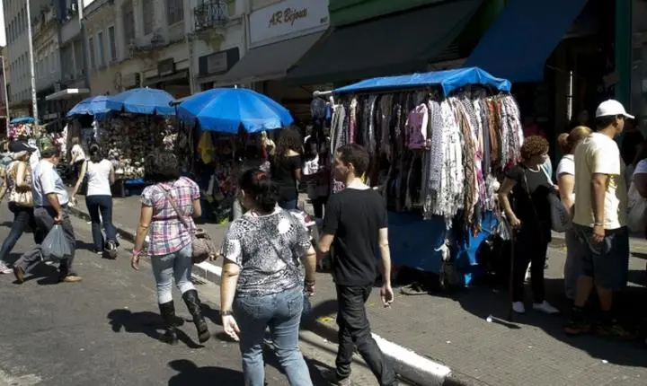 Taxa de informalidade cai no mercado de trabalho, mostra IBGE